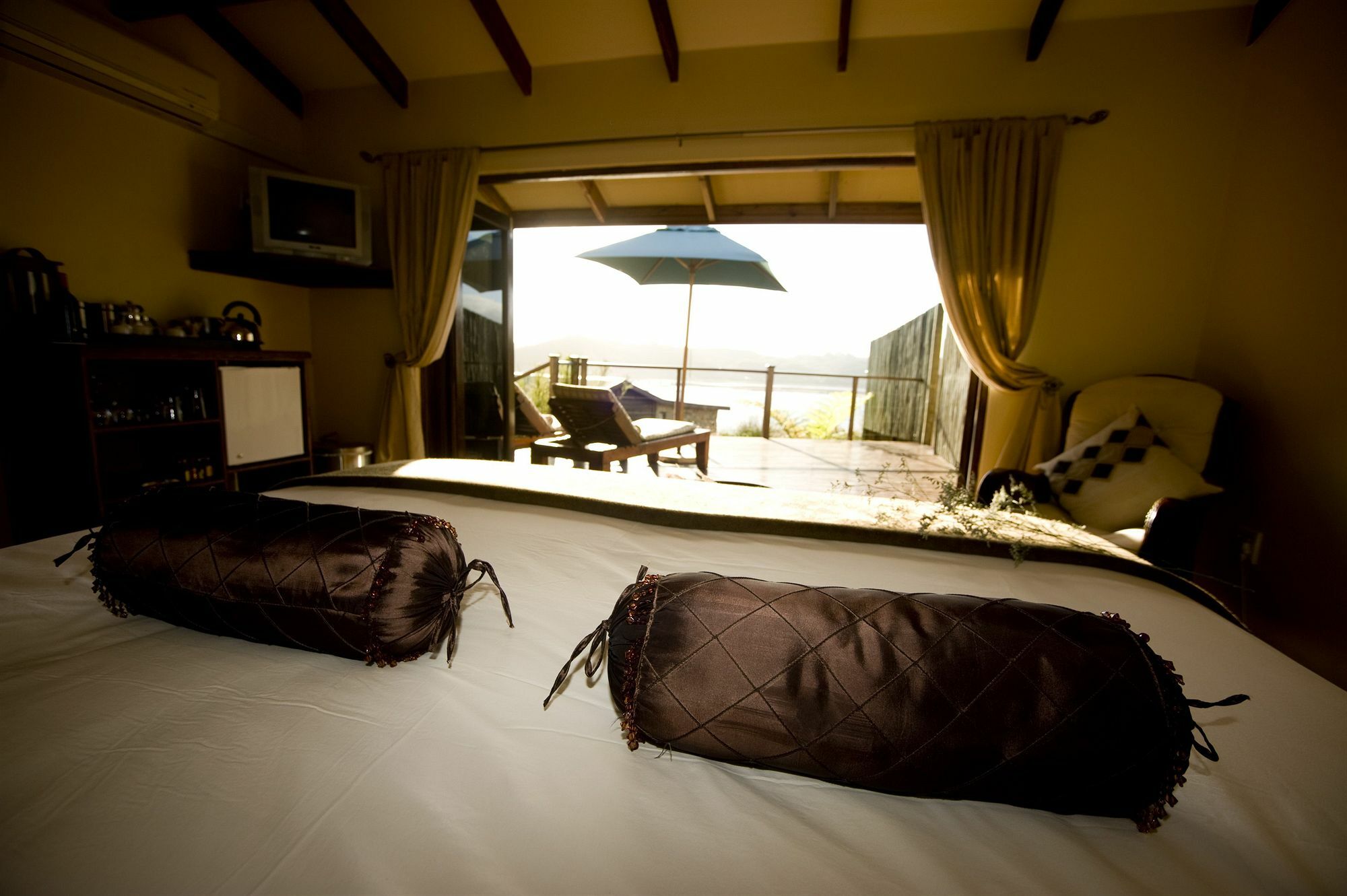 Elephant Hide Of Knysna Guest Lodge Exteriör bild
