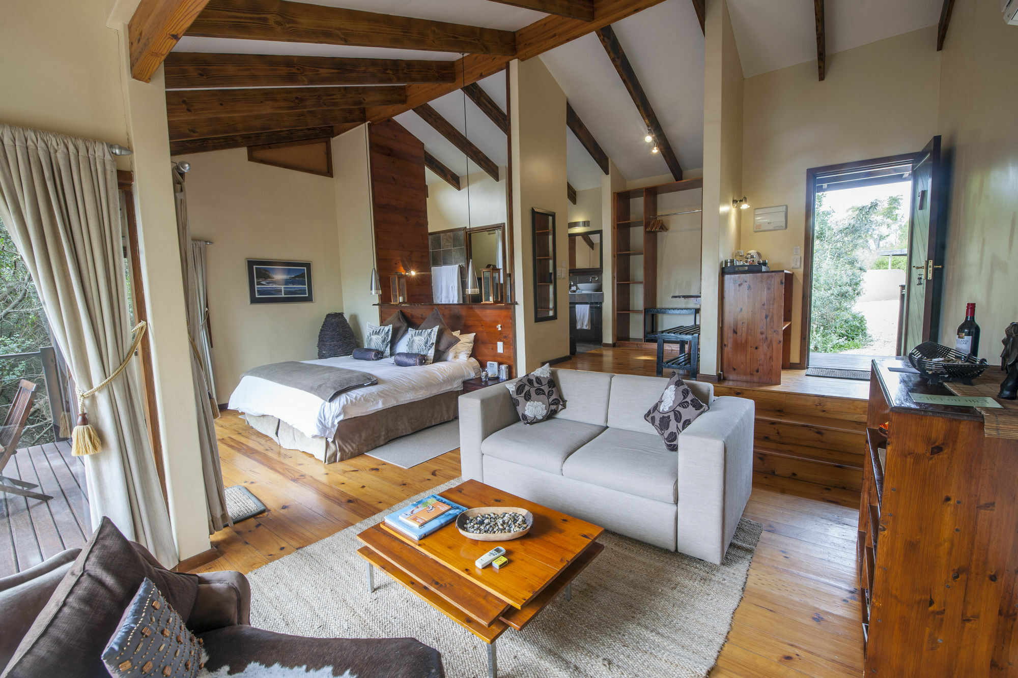 Elephant Hide Of Knysna Guest Lodge Exteriör bild