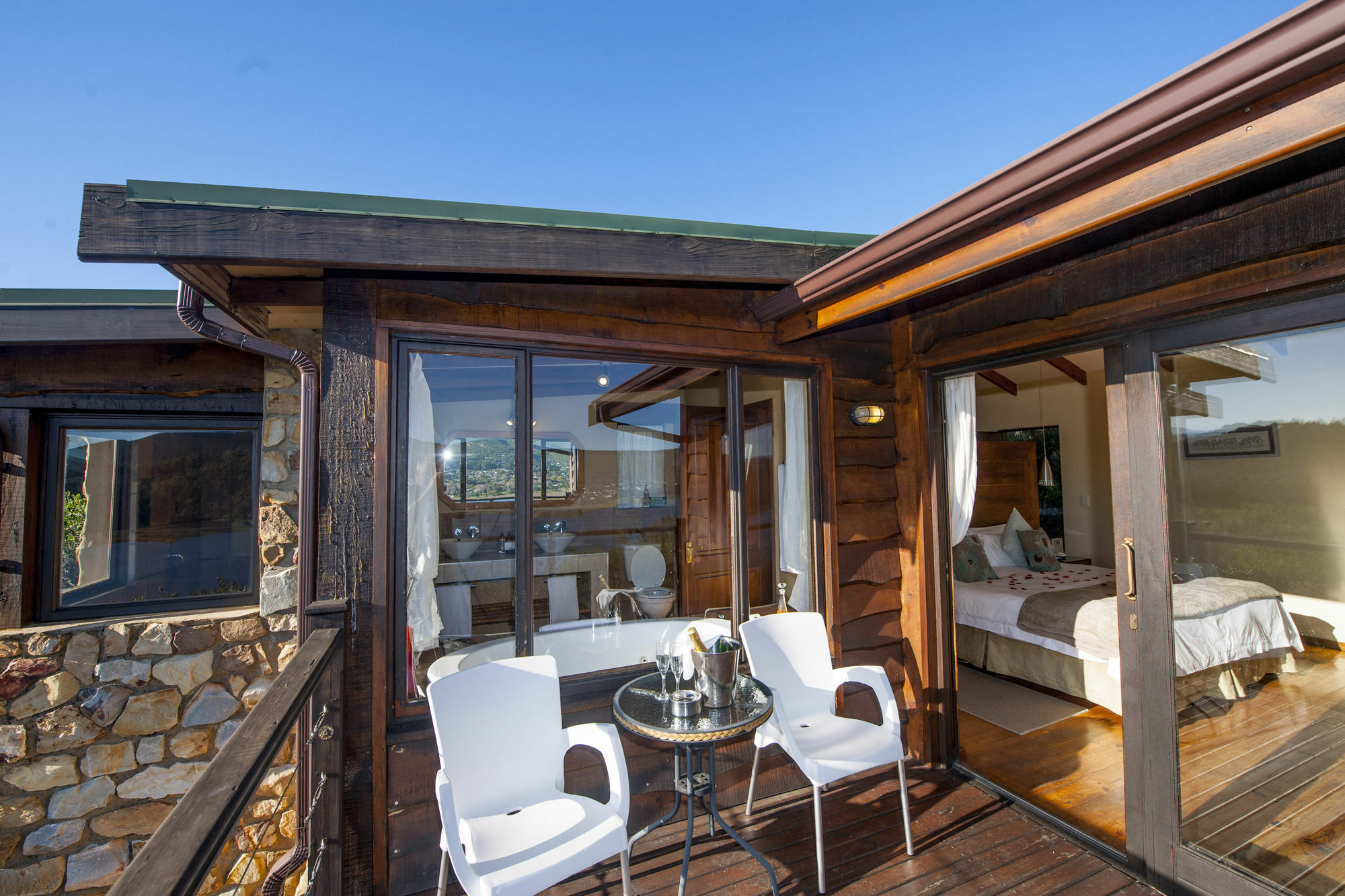 Elephant Hide Of Knysna Guest Lodge Exteriör bild